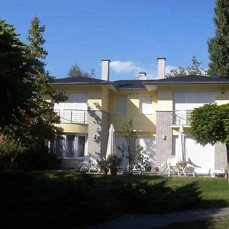 In - Balaton 20218 Feriehus Szántód